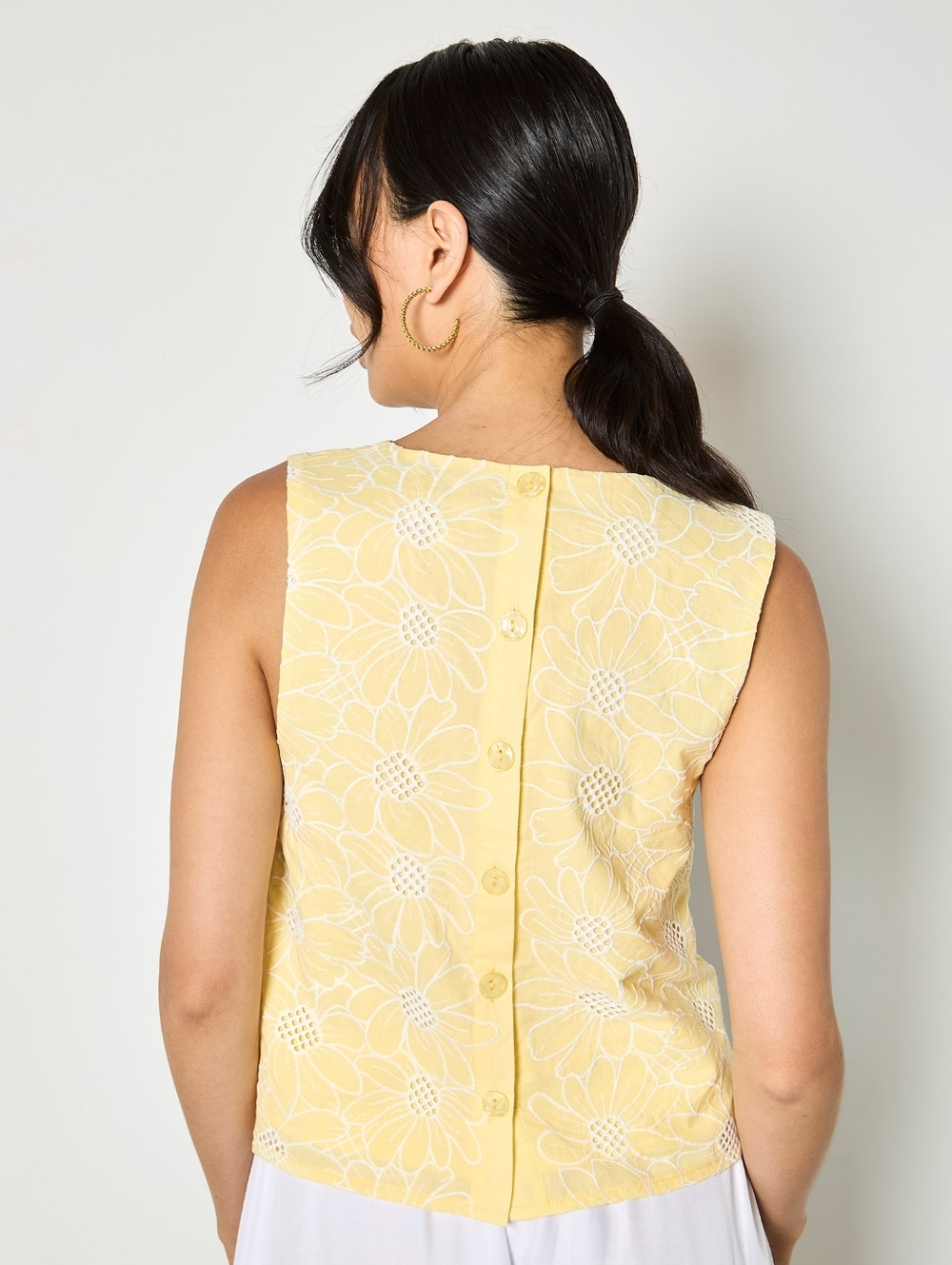 Sunflower Embroidered Shell Top - Picture 5 of 8